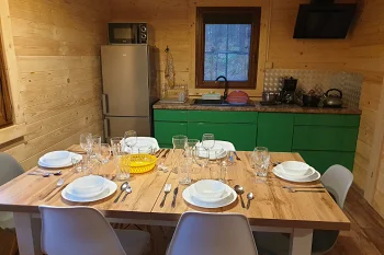 KORMORAN - Świerk salonik z aneksem kuchennym